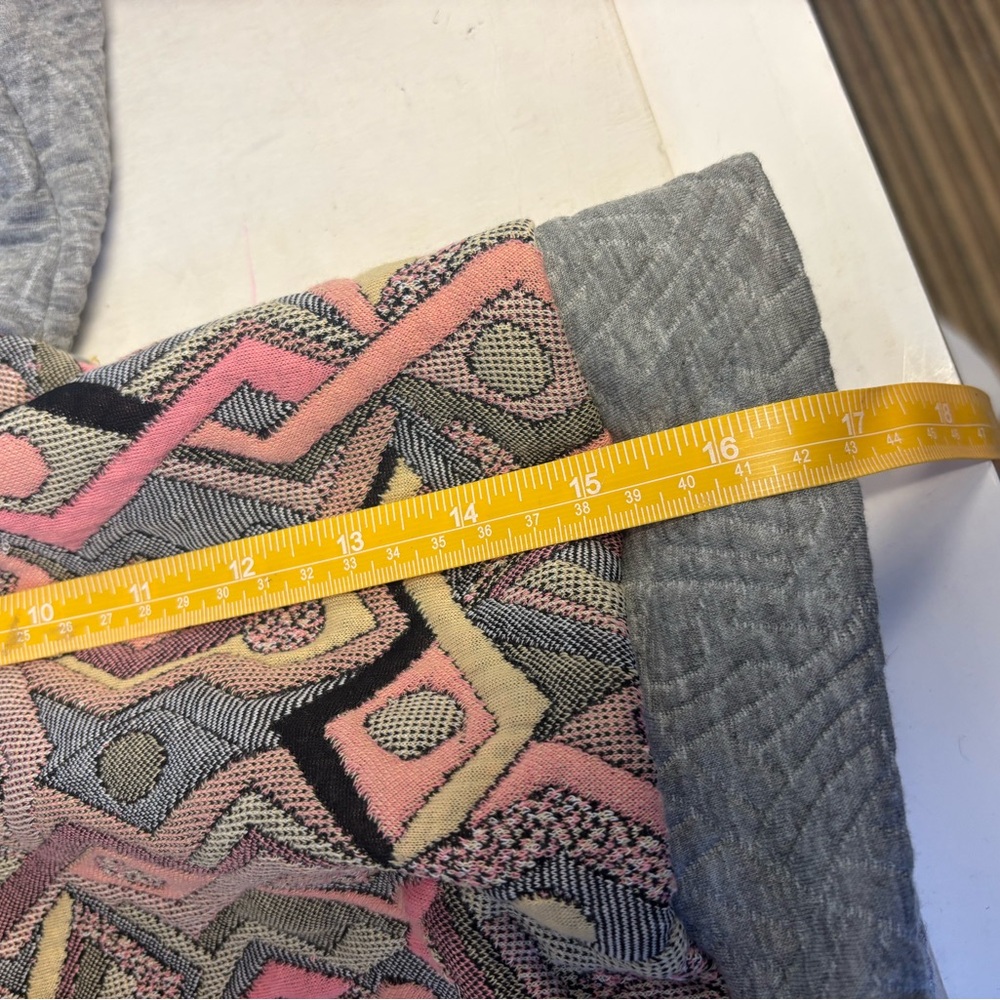 Geometric Patterned Sweater with Gray Sleeves - image 8